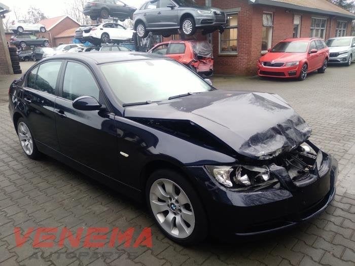 Scherm rechts-voor van een BMW 3-Serie (A35), 12 maanden garantie, Gebruikt, -, -