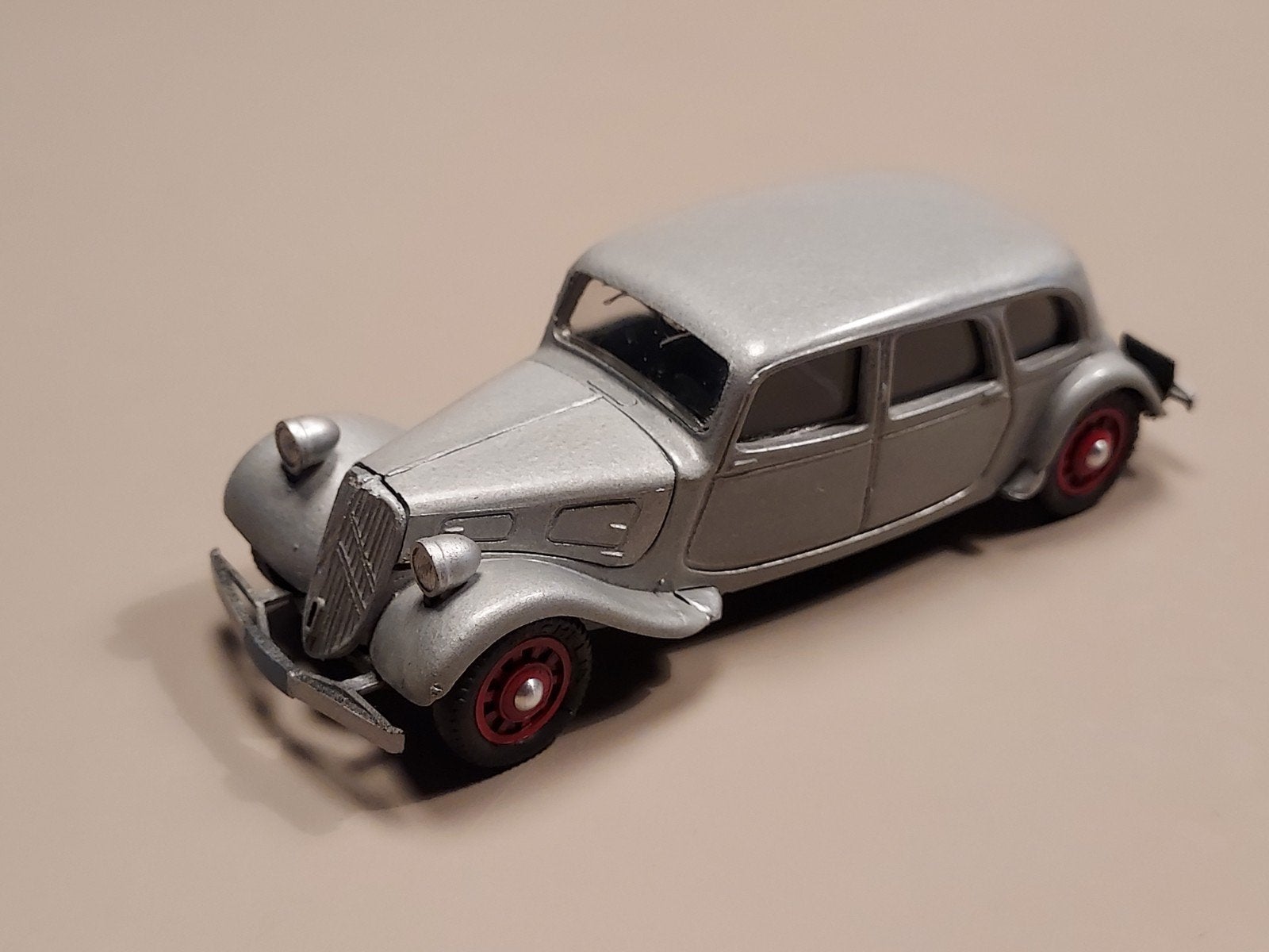 Citroën Traction Avant  11b Familiale  Dubray 1:43 als nieuw, Ophalen of Verzenden, Zo goed als nieuw, Auto, Overige merken