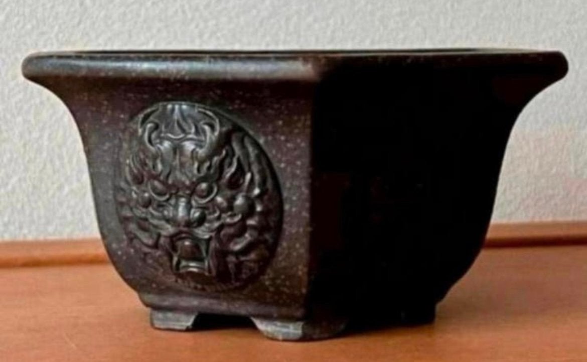 Bonsai pot bruin ongeglazuurd gemerkt Leeuw 13,3x11,8x6,1, Nieuw, Ophalen of Verzenden, Overige vormen, Aardewerk