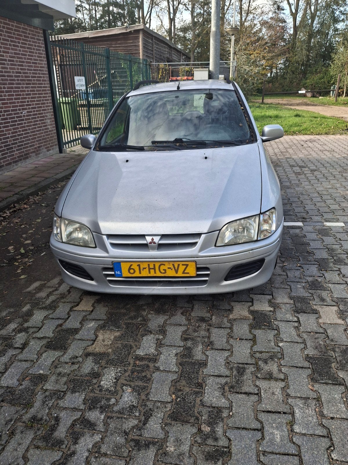 Mitsubishi Space Star 1.6 Family 2001 Grijs, Auto's, Voorwielaandrijving, 4 cilinders, 49 €/maand, 1200 kg