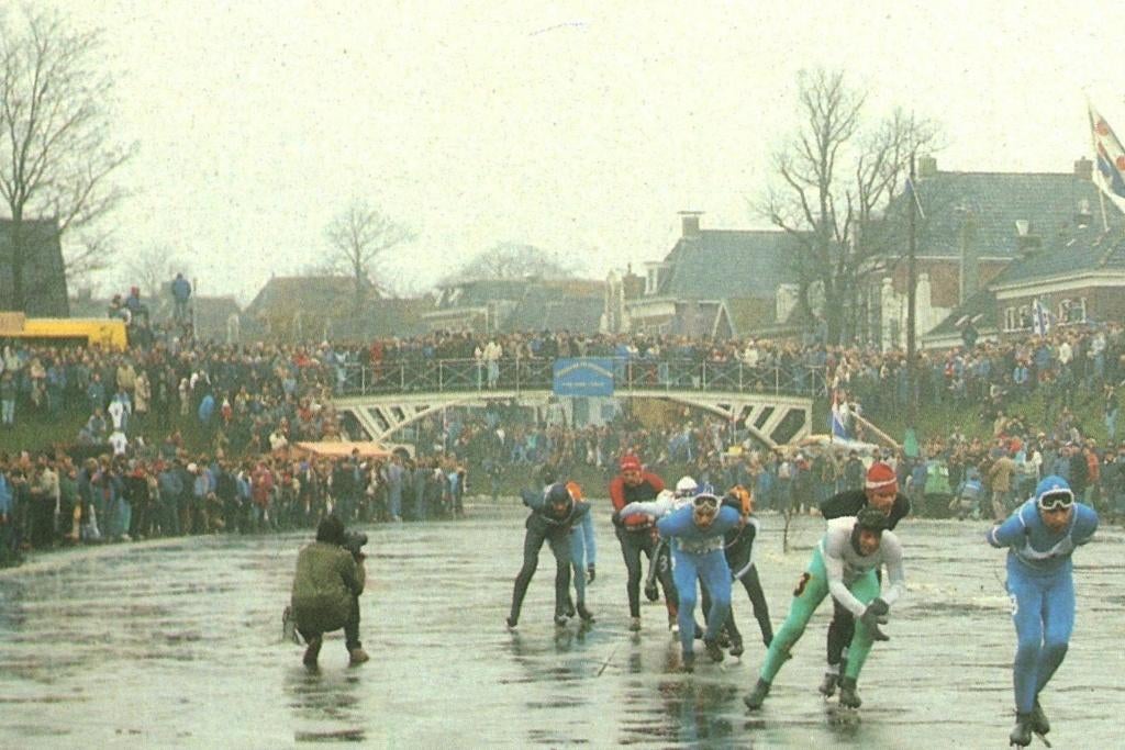 992201 Dokkum F Elfstedentocht 1985 Nette kaart onbeschreven, Verzamelen, Ansichtkaarten | Nederland, Ophalen of Verzenden, 1980 tot heden