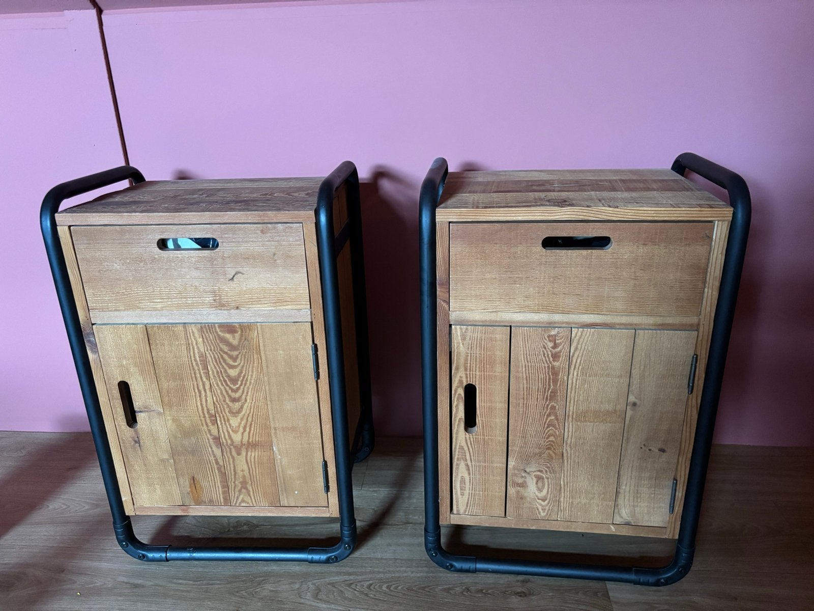 Set van 2 industriële nachtkastjes met lades en deuren, Ophalen, Gebruikt, Minder dan 45 cm, 55 tot 70 cm
