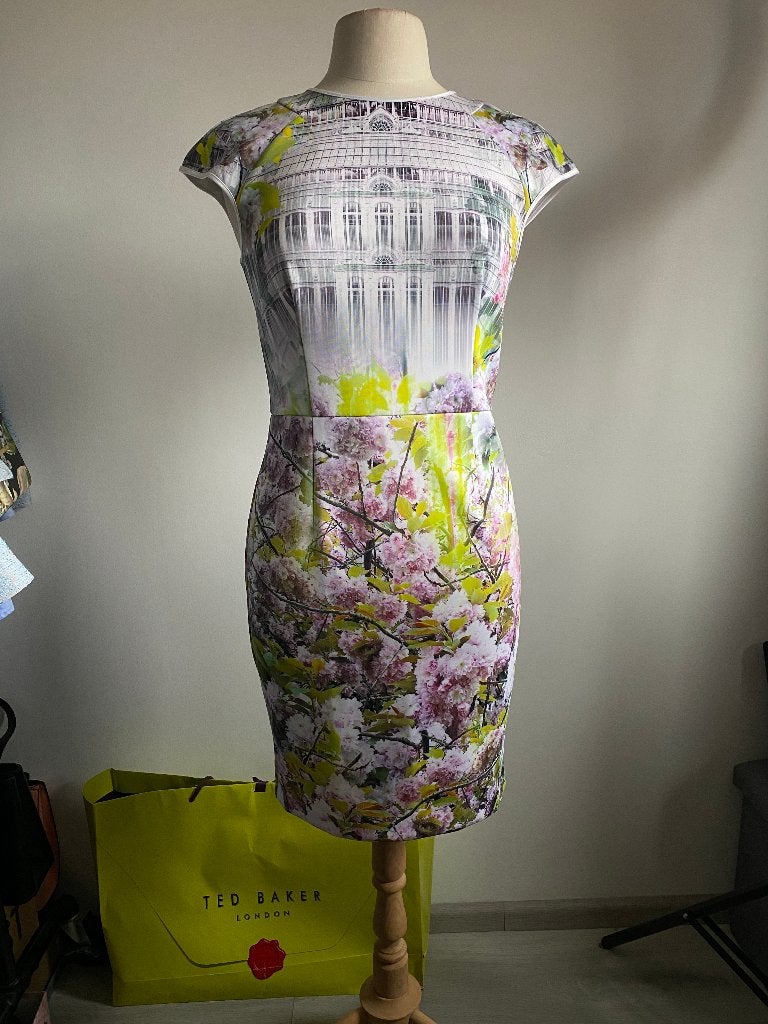 Ted Baker jurk maat 38 met bloemenprint, Kleding | Dames, Maat 38/40 (M), Meerkleurig, Ophalen of Verzenden, Zo goed als nieuw