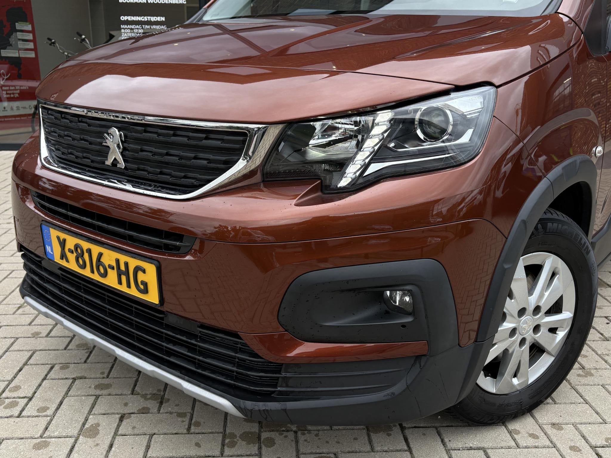 Peugeot Rifter 1.2 Puretech Allure L1 Rolstoelauto Automaat,, Auto's, 12 maanden, Stof, Gebruikt, Euro 6