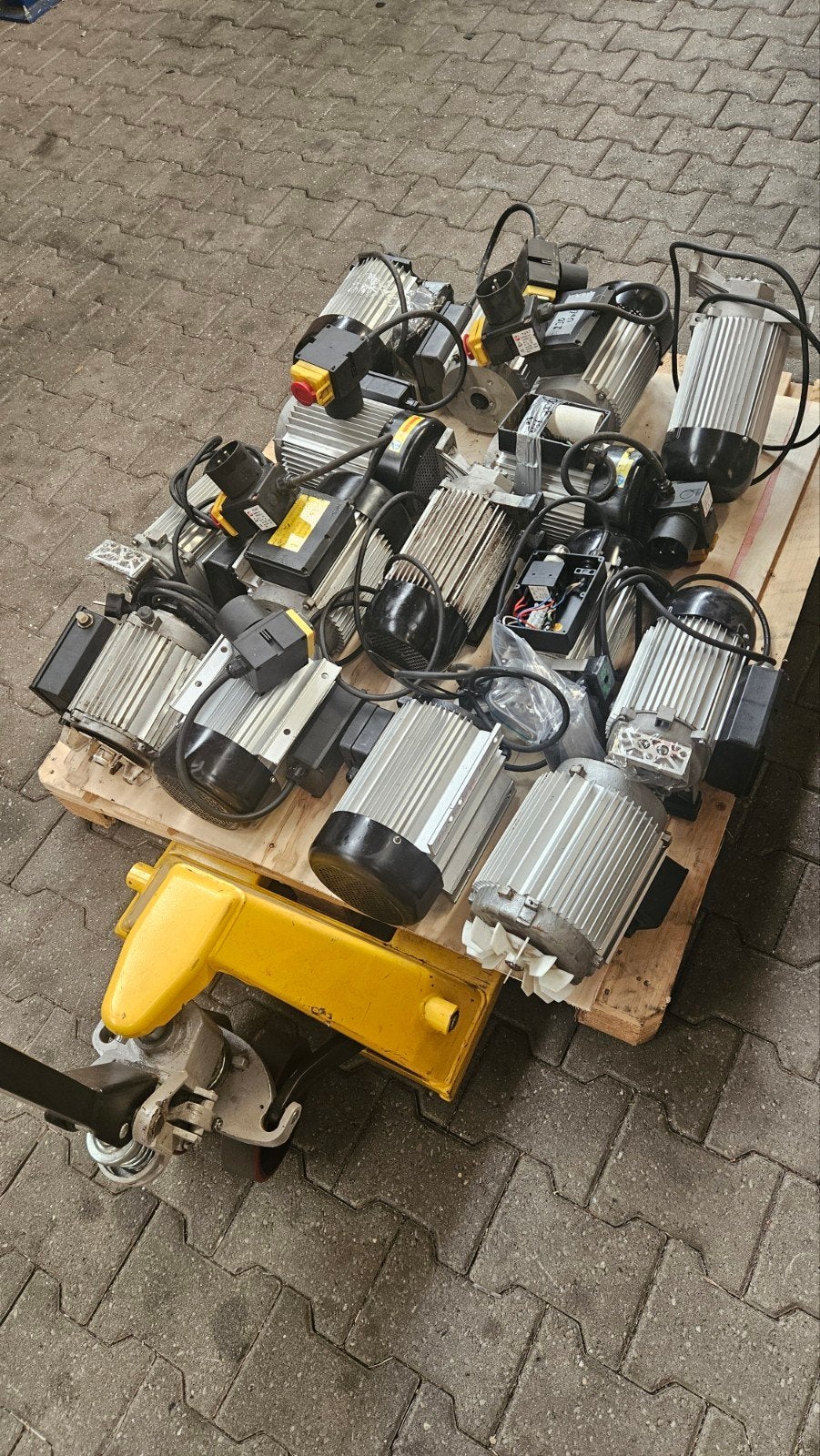 Elektromotoren voor bijvoorbeeld houtklovers, Ophalen, Gebruikt