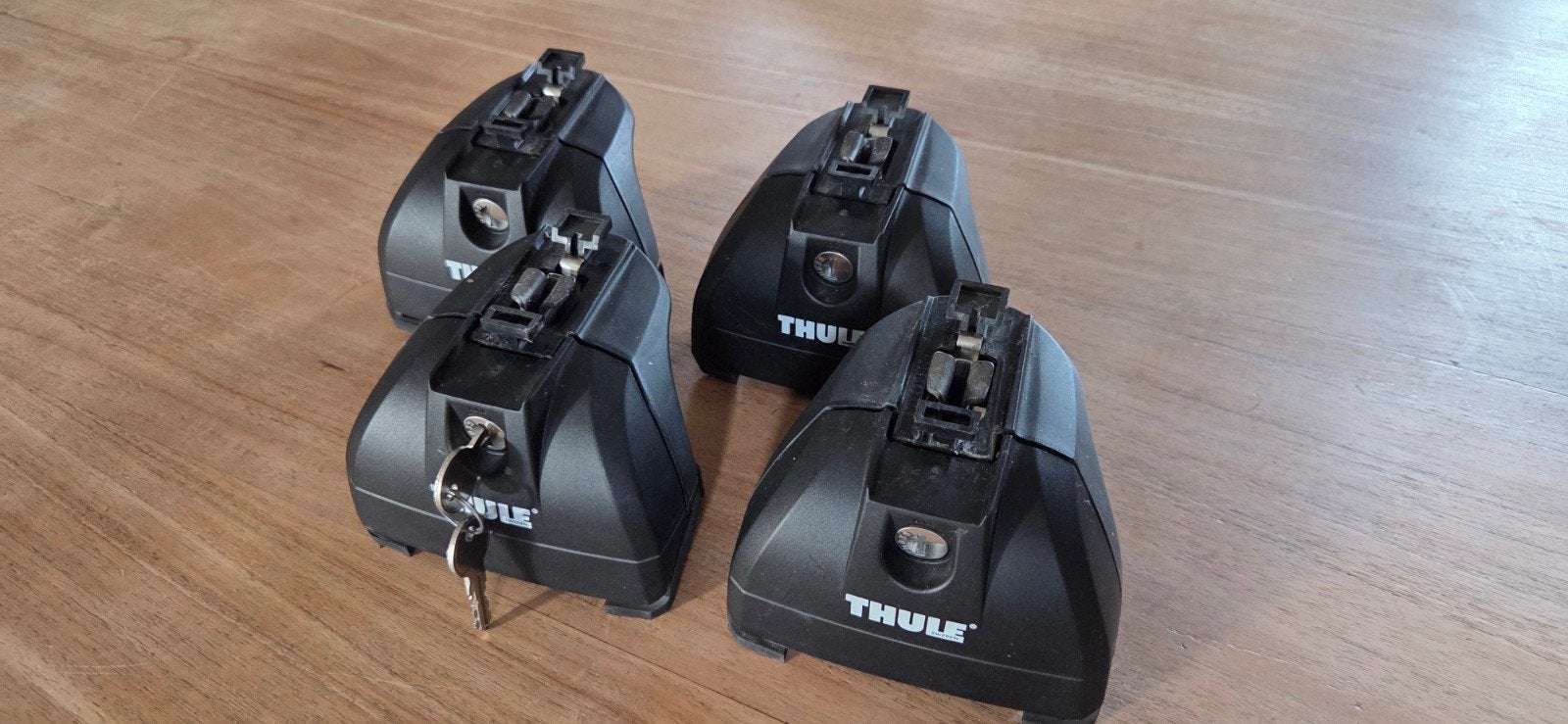 Thule bevestingsset voor  dakdragers voor Mitsubishi Outland, Ophalen, Gebruikt