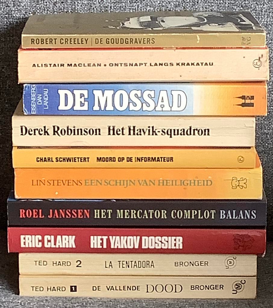 10 spannende boeken (paperback) €1,- per stuk, Ophalen of Verzenden, Gelezen