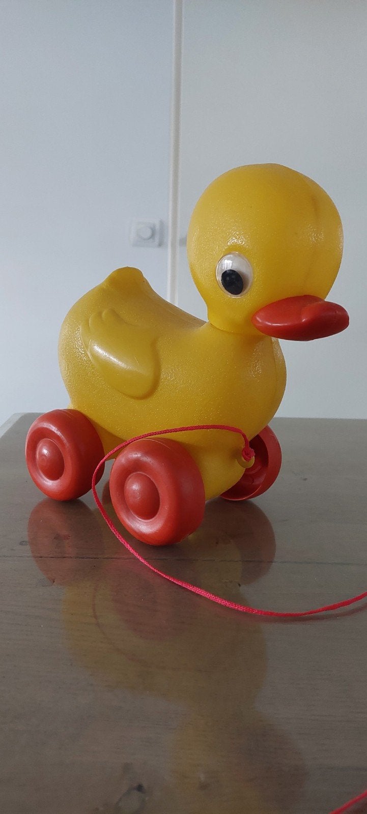 Vintage Gele Duw- en Trek Eend op Wieltjes, Ophalen of Verzenden, Gebruikt, Overige typen, Met wieltjes