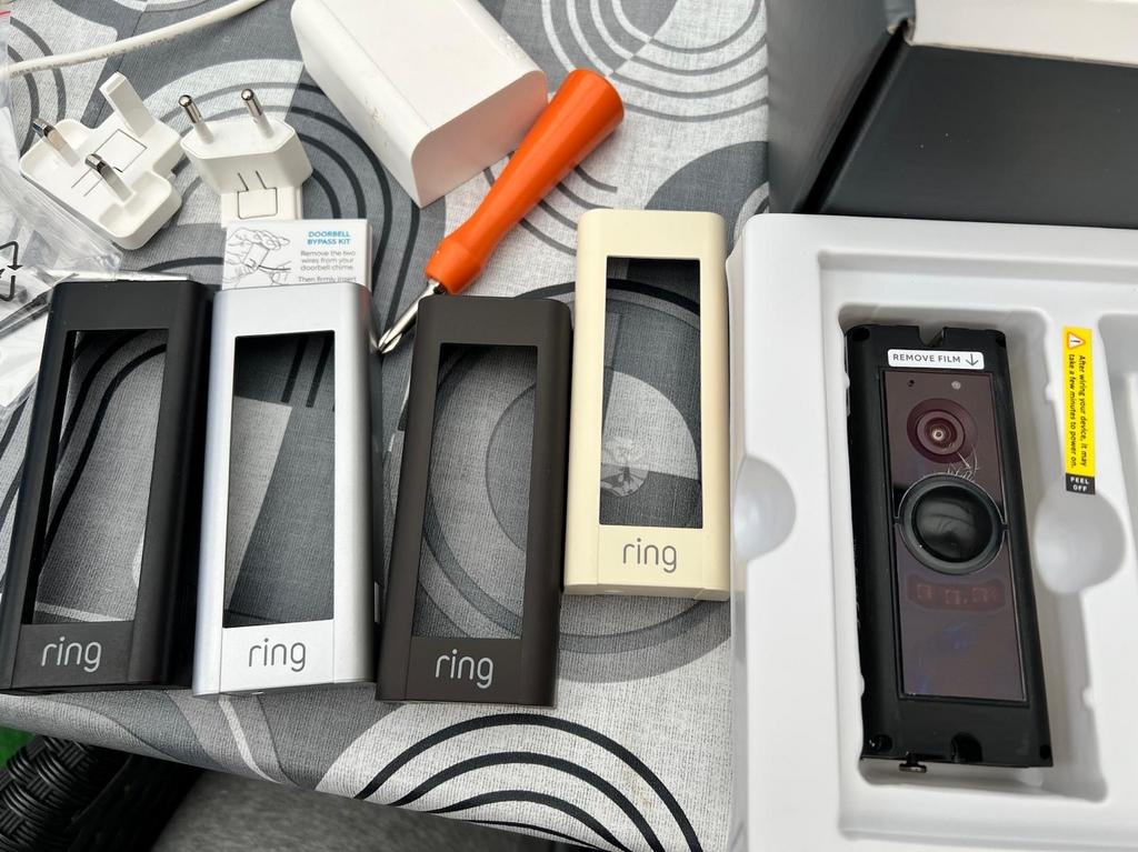 Ring Video Deurbel Pro met diverse covers, Ophalen, Bewegingsdetectiesensor, Zo goed als nieuw, Bedraad