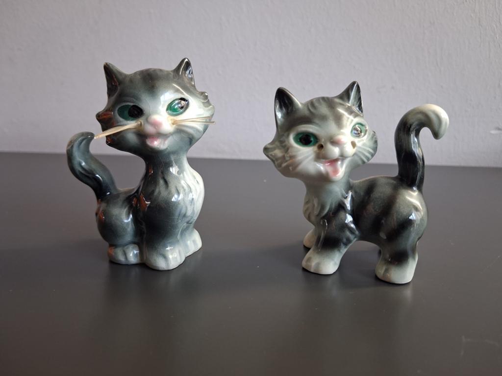 Hummel hummeltje poes kitten poesje 2x goebel, Ophalen of Verzenden, Zo goed als nieuw, Beeldje of Figuurtje