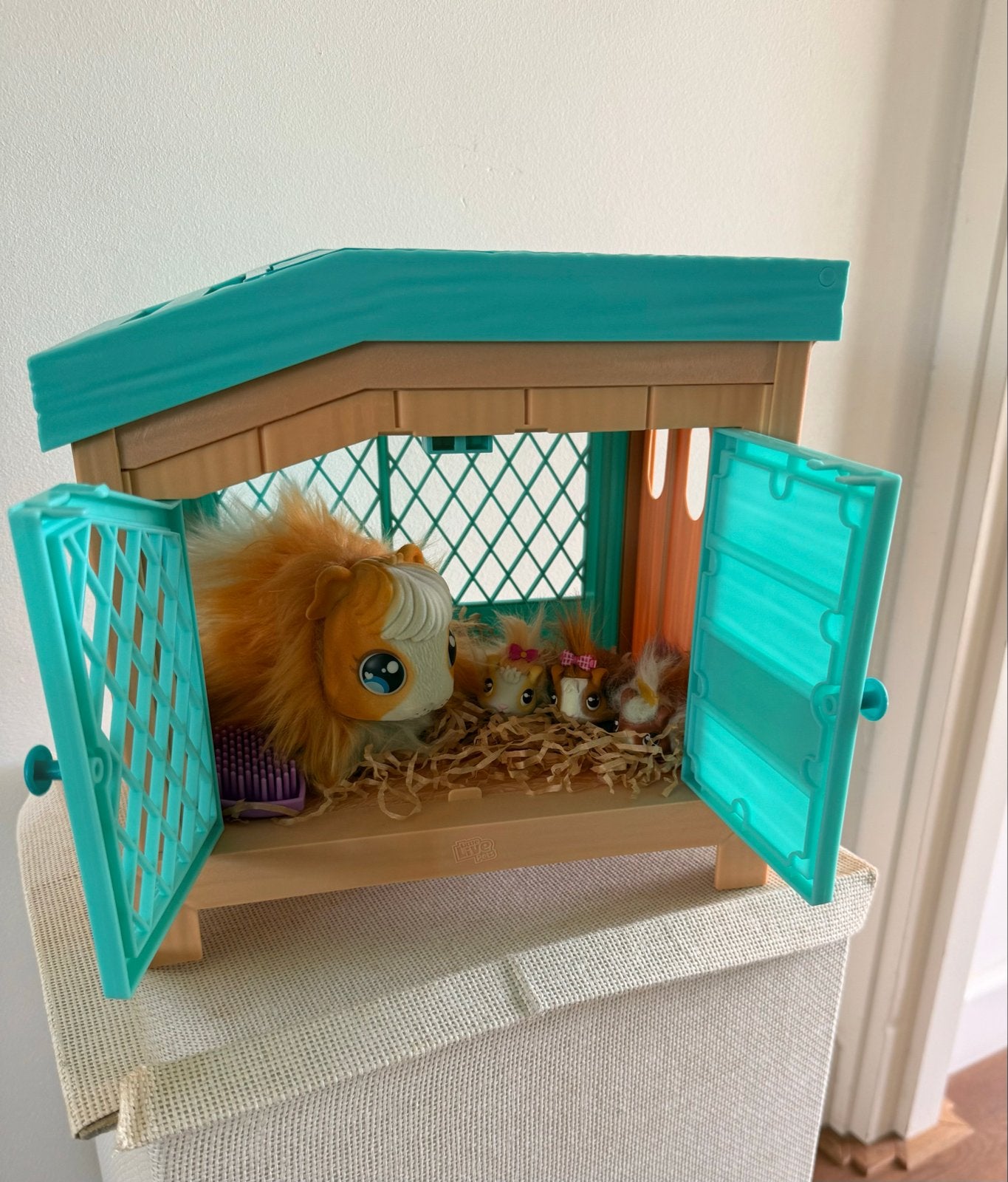 Little Live Pets cavia hok met mama cavia en baby's, Kinderen en Baby's, Speelgoed | Overig, Ophalen of Verzenden, Zo goed als nieuw