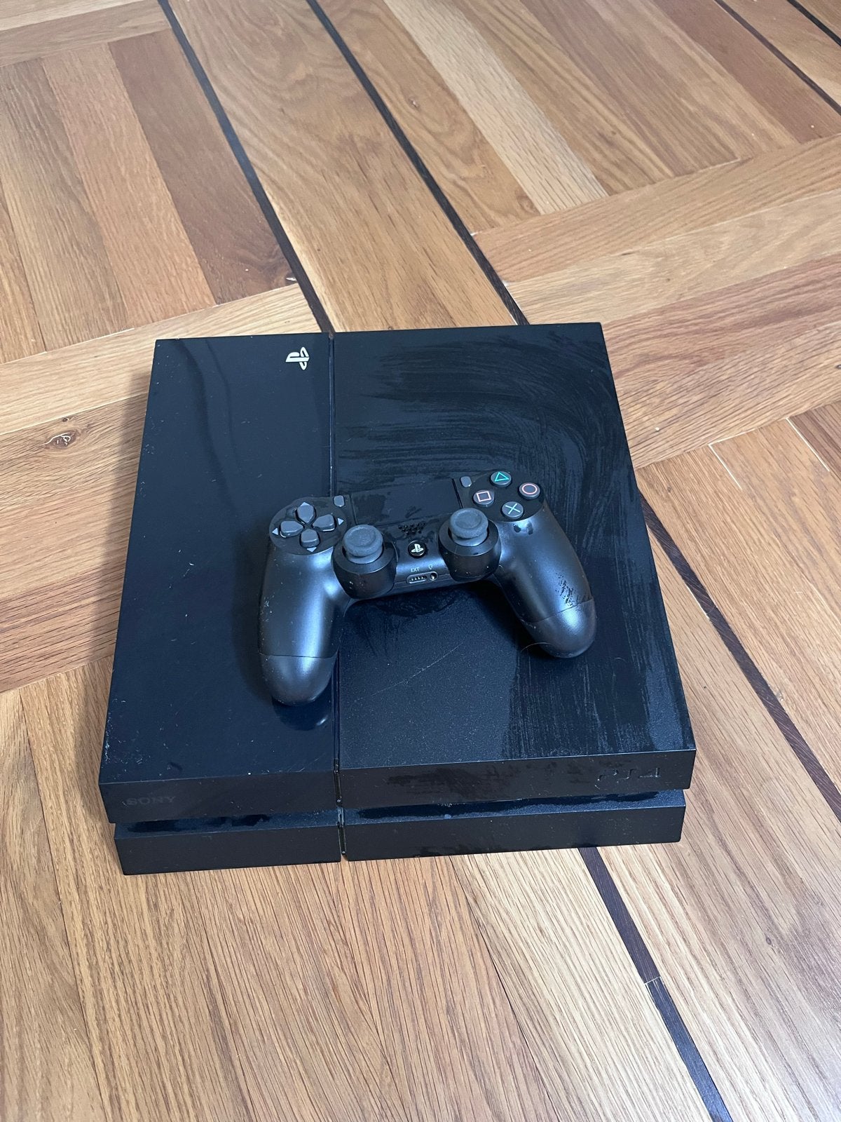 PlayStation 4 met controller en alle kabels, Ophalen, Zo goed als nieuw, Met 1 controller