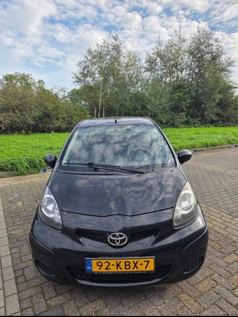 Toyota Aygo 1.0 12V Vvt-i 3DRS MMT 2009 Zwart, Voorwielaandrijving, 4 stoelen, Origineel Nederlands, Handgeschakeld