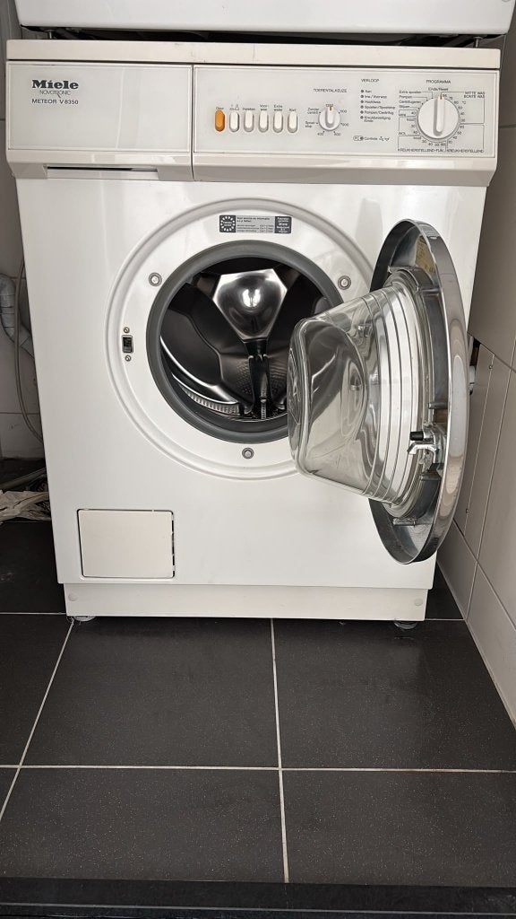Miele Wasmachine, Ophalen, 1200 tot 1600 toeren, 4 tot 6 kg, Zo goed als nieuw