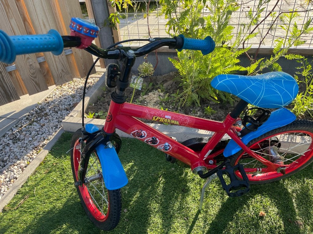 Spiderman fiets 3-4-5 jaar €35, Fietsen en Brommers, Ophalen, Zo goed als nieuw, Schijfrem, 16 tot 20 inch