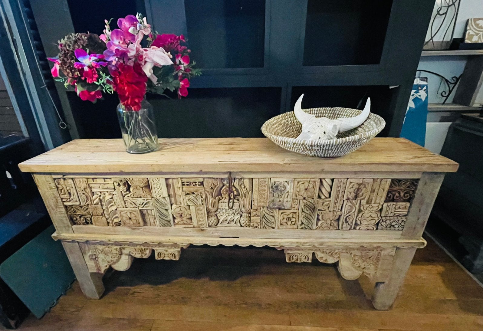 Dressoir met houtsnijwerk, Ophalen, Zo goed als nieuw, 25 tot 50 cm