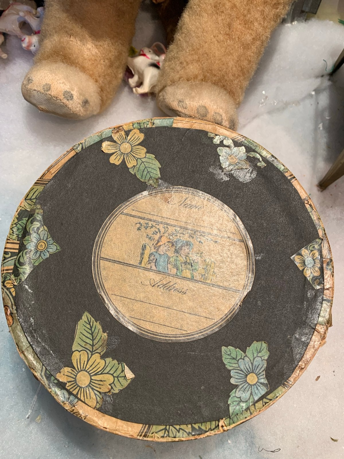Antieke Engelse Kinder Poppen Hoedendoos met Hoedje, Antiek en Kunst, Ophalen of Verzenden