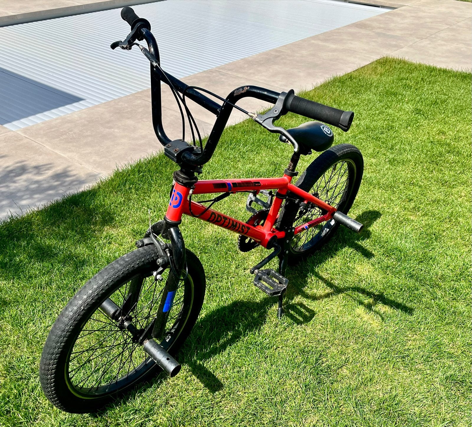 Rode BMX fiets 'Optimist' met voetsteunen, Fietsen en Brommers, Fietsen | Crossfietsen en BMX, Ophalen, Staal, Velgrem, Voetsteunen