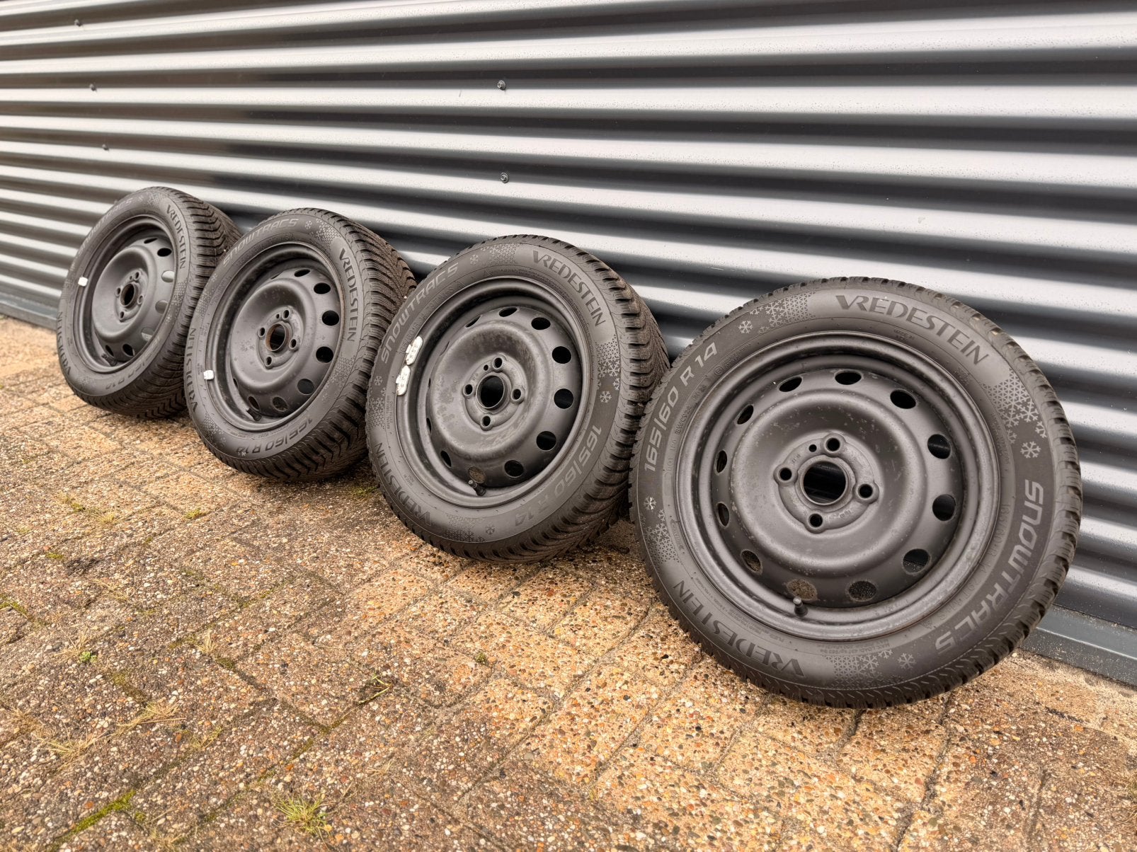 Kia Picanto Winter 14 inch 4x100 DOT2024 & DOT2525, Auto-onderdelen, Ophalen, 14 inch, Gebruikt, Banden en Velgen