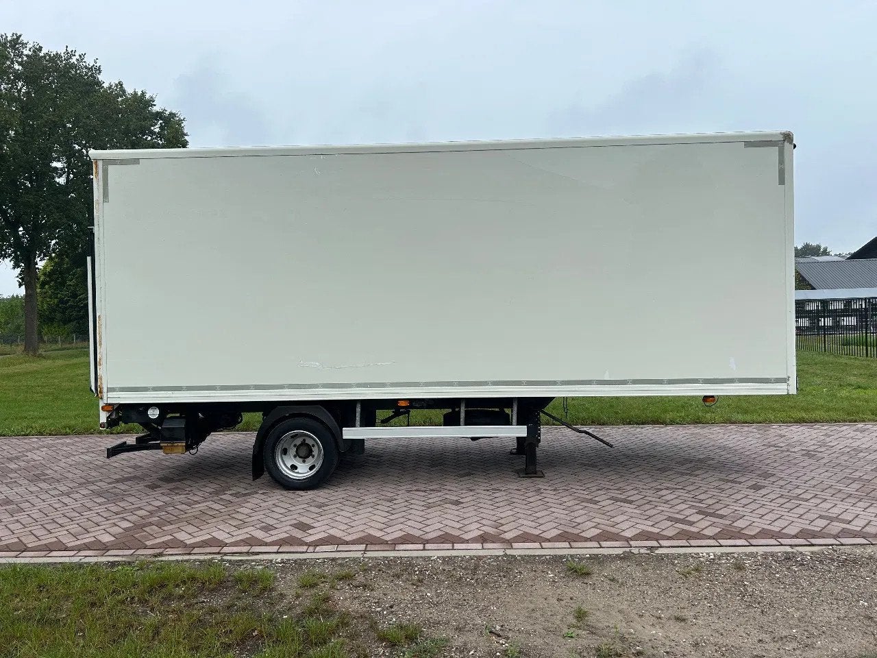 kuiper Be oplegger 7 ton met laadklep 1000 kg (bj 2009), Auto's, Vrachtwagens, Overige brandstoffen, Wit, Origineel Nederlands