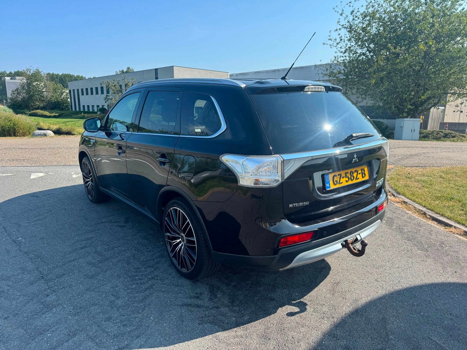 Mitsubishi Outlander | 2015 | 2.0 PHEV Limited Edition X-Lin, Auto's, Euro 6, 4 cilinders, Zwart, Vierwielaandrijving