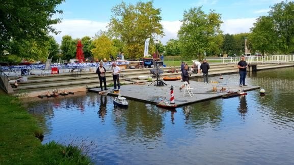 zoek je een actieve rc modelboten vereniging in Friesland?, Hobby en Vrije tijd, Ophalen