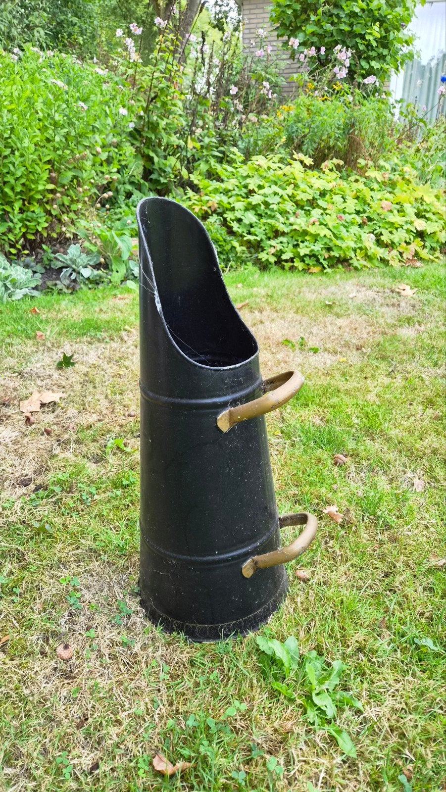 Antieke kolenkit met handgeschilderde decoratie, Ophalen