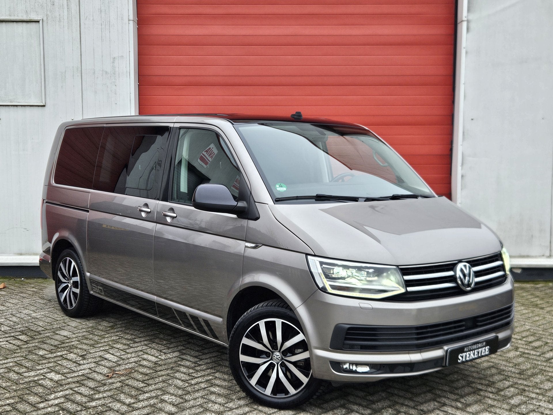 Volkswagen Transporter Multivan 2.0 TSI L1H1 Highline Editio, 12 maanden, Gebruikt, 11 km/l, Bedrijf