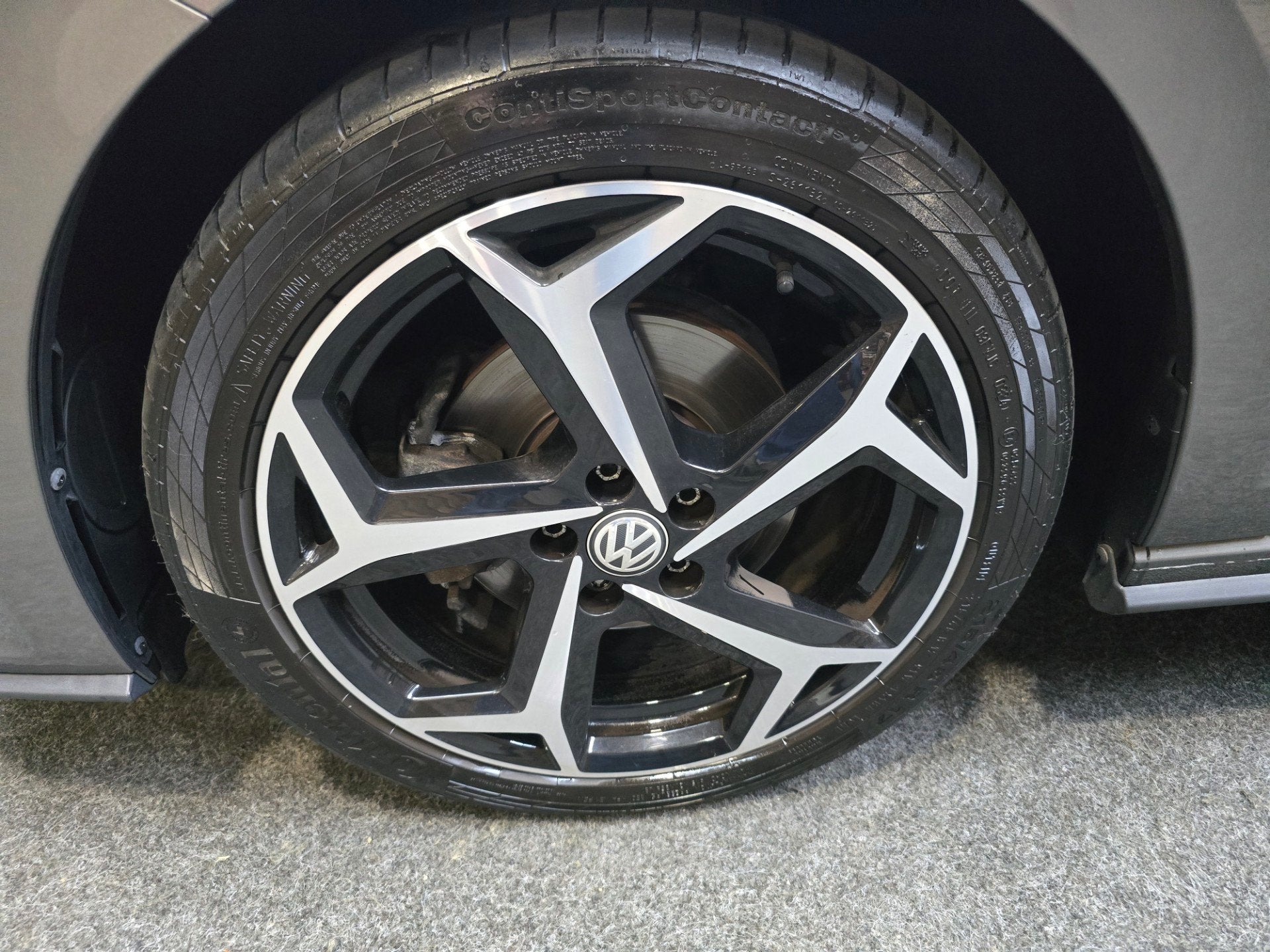 Volkswagen Polo 1.0 TSI Highline Business R Pano Full Led VC, Auto's, Dealer onderhouden, Gebruikt, 1095 kg, 49 €/maand