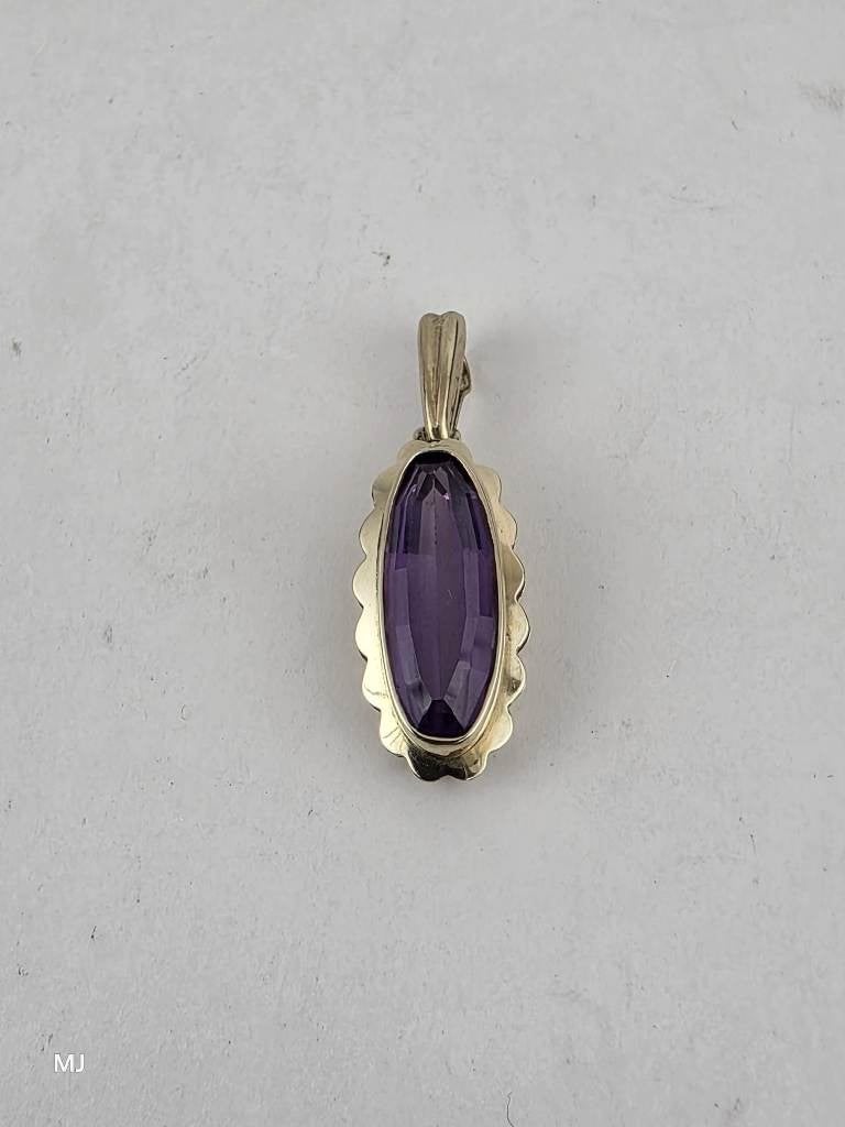 Gouden hanger met amethist                              G115, Gebruikt, Overige voorstellingen, ., Paars