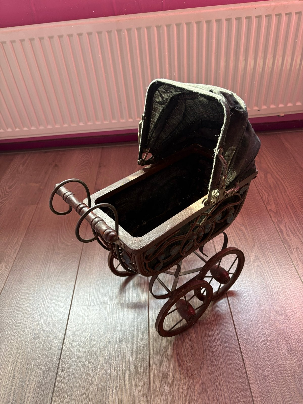 Antieke poppenwagen - Decoratief en charmant, Ophalen, Gebruikt, Overige typen