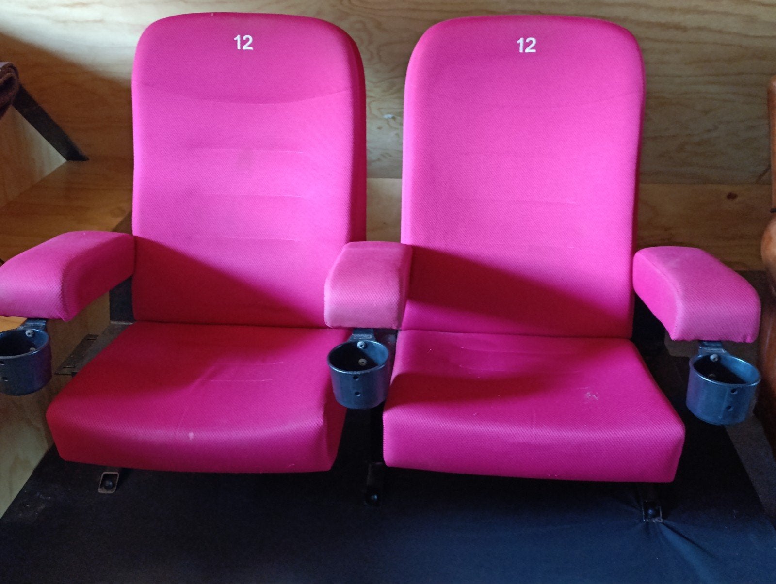 Bioscoopstoelen roze met bekerhouders - Set van 2, Ophalen, Gebruikt, Twee, Overige kleuren