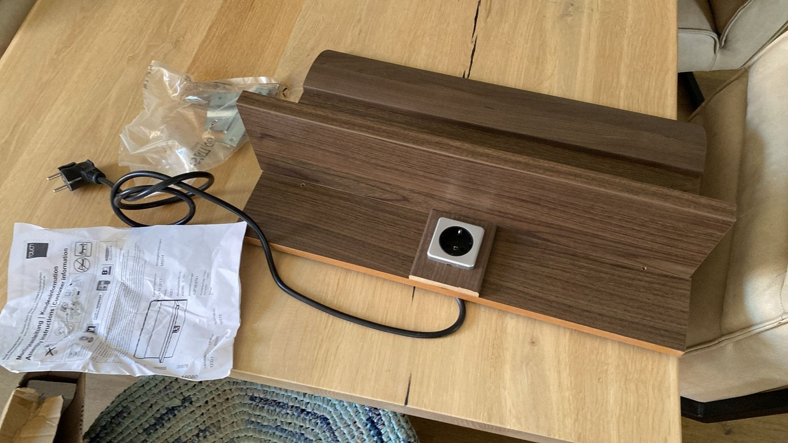 Nachtkastje/Wandplank met stopcontact - Nieuw, Ophalen, Eenpersoons, Bruin, Nieuw