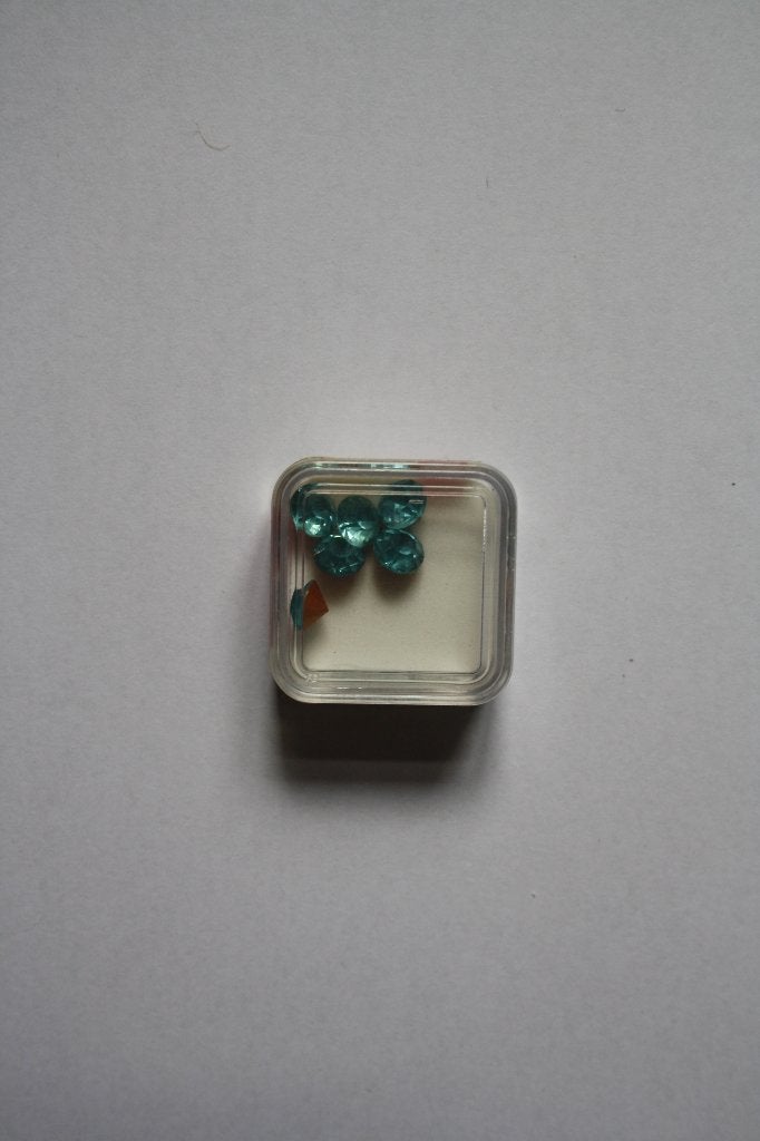 2 doosjes strassteentjes met punt aqua marine ss-28-6mm, Ophalen of Verzenden, Nieuw, Overige typen