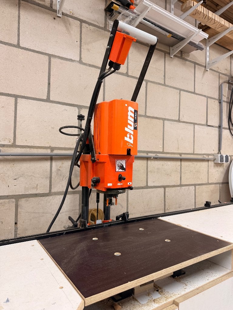Blum minipress, Doe-het-zelf en Verbouw, Gereedschap | Boormachines, Ophalen, Gebruikt, 600 watt of meer, Boormachine