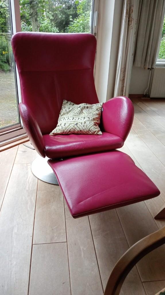 Comfortabele roze fauteuil met voetenbank, Ophalen, Gebruikt, Overige kleuren, Leer