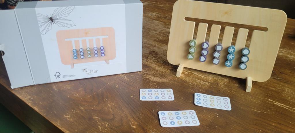 Astrúp Houten Kralenrek Sorteerspel - Educatief Speelgoed, Ophalen of Verzenden, Zo goed als nieuw, Puzzelen