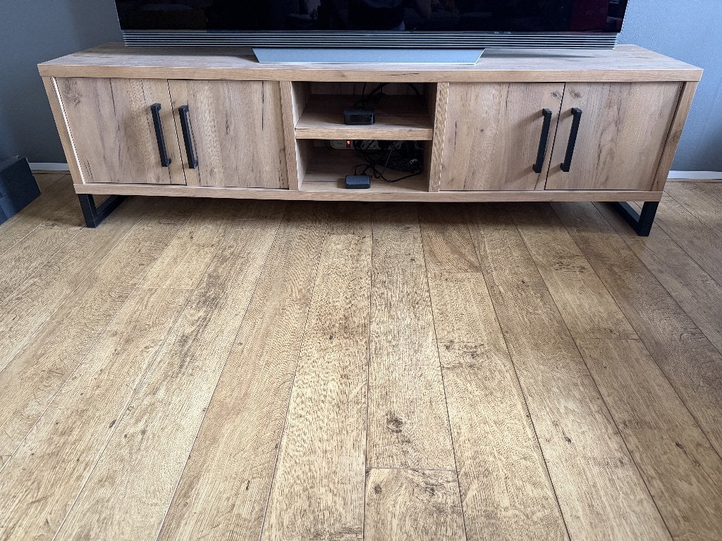 Groot TV-meubel Rowan – smoked oak – zeer goede staat, Ophalen, Zo goed als nieuw, Minder dan 100 cm, Modern