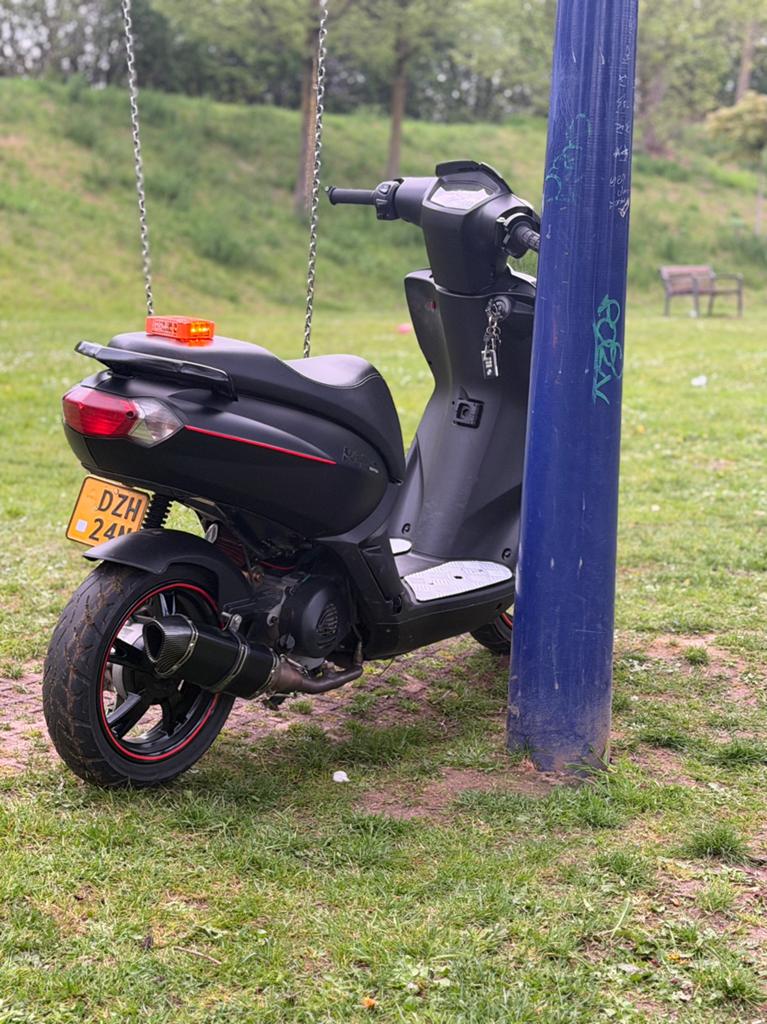 Peugeot kisbee injectie, Ophalen, Zo goed als nieuw, Benzine, Overige modellen