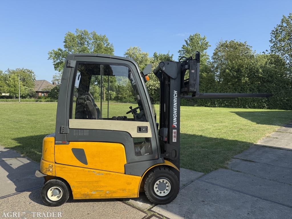 Jungheinrich 2500KG Sideshift vorkversteller uitschuifvorken, Zakelijke goederen, Machines en Bouw | Heftrucks en Intern transport