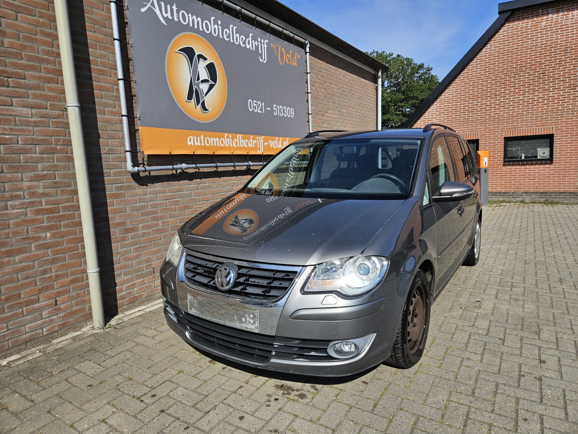 Volkswagen Touran 1.9 TDI 77kw (automaat probleem), Auto's, Automaat, Gebruikt, Zwart, Origineel Nederlands