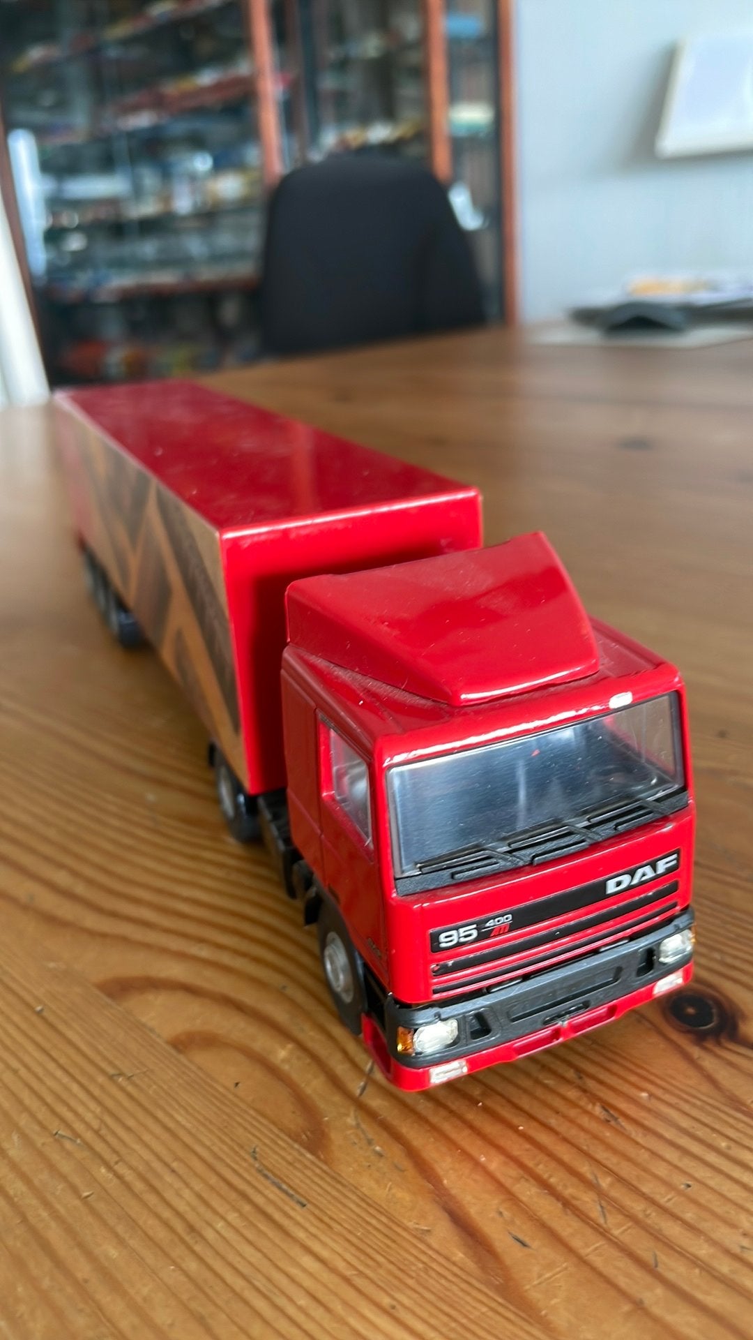 Daf 95 400 Ati truck met oplegger “Cote d’Or”, Ophalen of Verzenden, Zo goed als nieuw, Bus of Vrachtwagen, Lion Toys