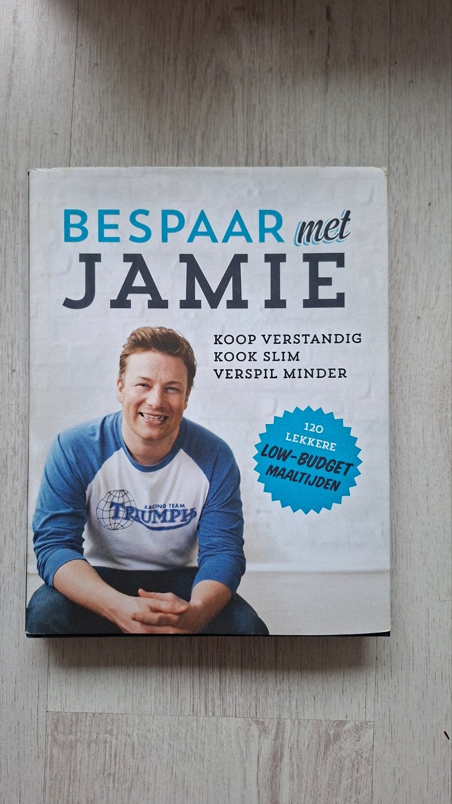 Bespaar met Jamie - Jamie Oliver kookboek, Boeken, Ophalen of Verzenden, Gelezen, Jamie Oliver, Overige gebieden
