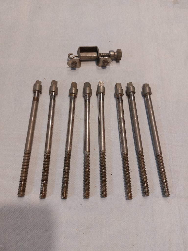 8 span bouten of schroeven voor snare drum + snaar mechaniek, Ophalen, Trommel