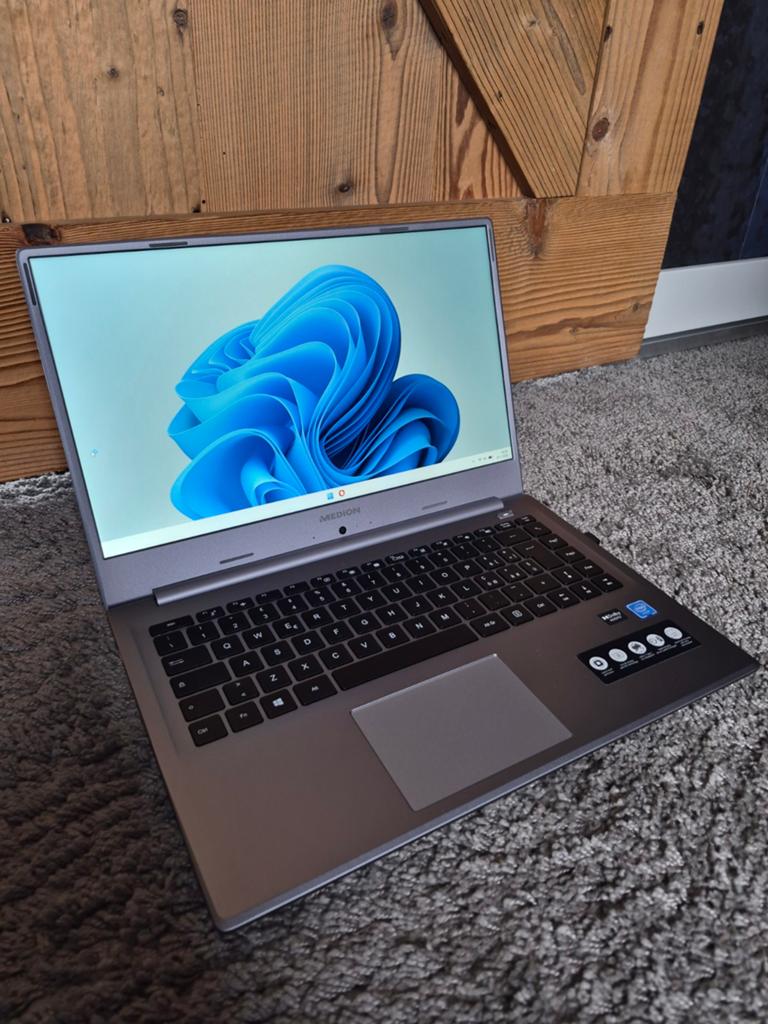 MEDION Notebook PC E6247, Computers en Software, Windows Laptops, Zo goed als nieuw, 15 inch, SSD, 2 tot 3 Ghz, 4 GB, Ophalen of Verzenden