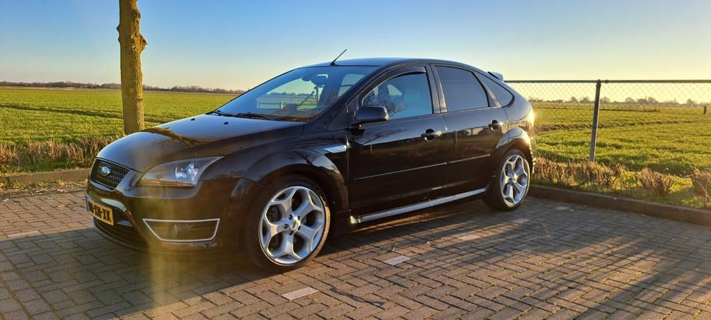 Ford Focus 2.5 20V Turbo 166KW 5D 2007 Zwart, Auto's, Ford, Stof, 1337 kg, Handgeschakeld, 226 pk