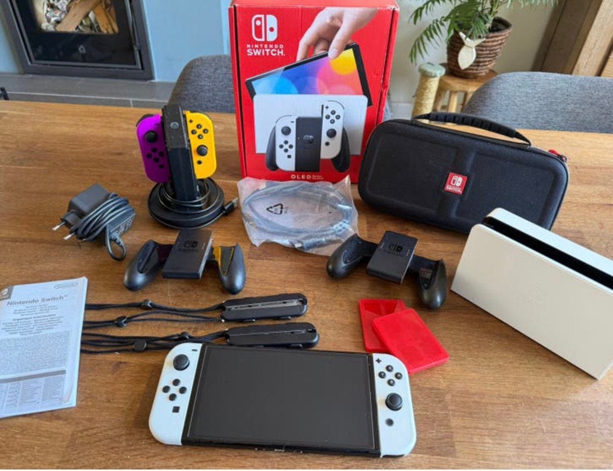 Nintendo Switch OLED in nette staat met originele doos, Ophalen of Verzenden, Zo goed als nieuw, Met 1 controller, Switch OLED