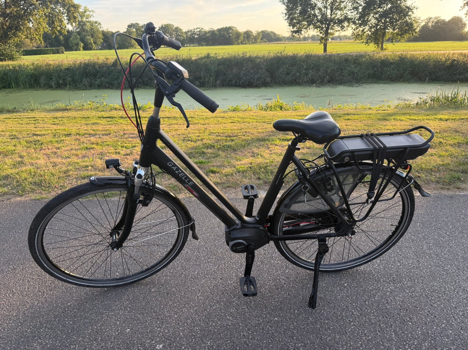 Elektrische Gazelle Vento damesfiets Bosch middenmotor 57cm, Fietsen en Brommers, Fietsen | Dames | Damesfietsen, Ophalen, Gebruikt