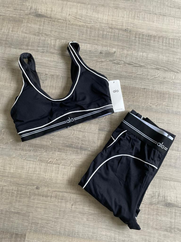Diverse Alo Yoga setjes - zwart/wit/grijs - S en M, Kleding | Dames, Sportkleding, Overige kleuren, Nieuw, Ophalen of Verzenden