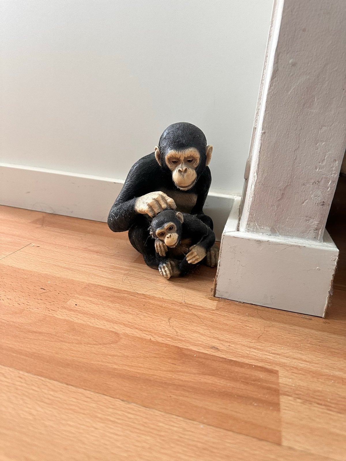 Apen beeldje - Moeder en kind, Ophalen, Overige stijlen, Kunststof, Gebruikt